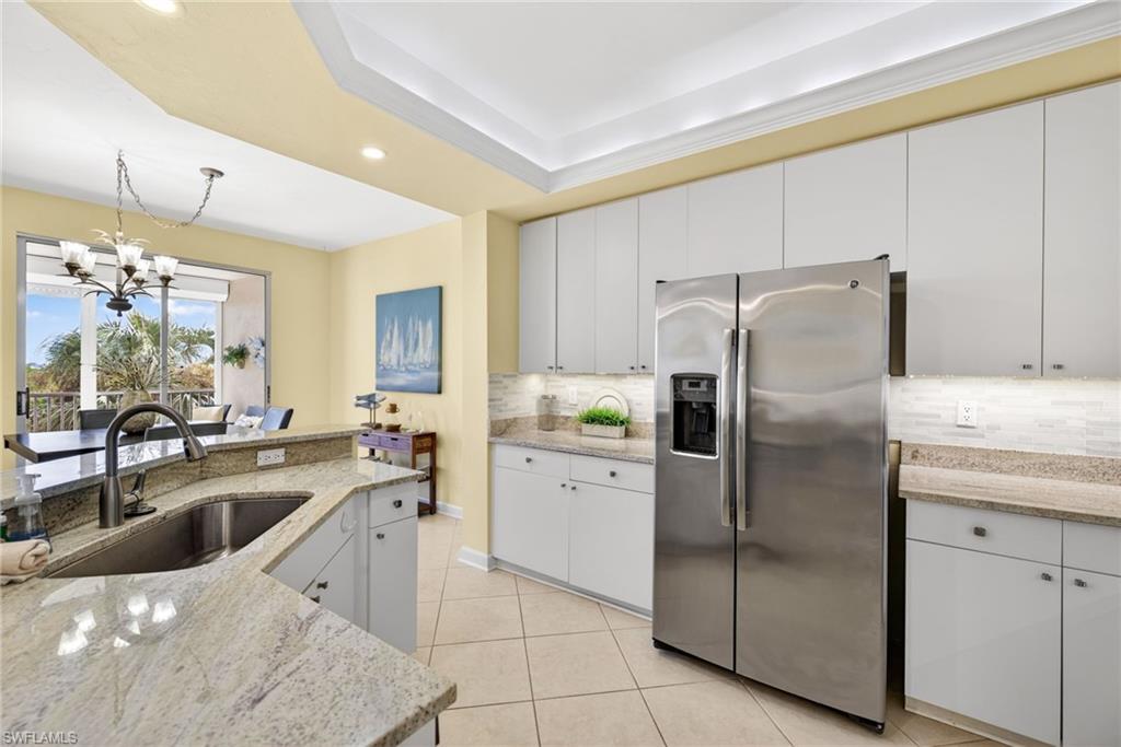 VINTAGE BAY - Residential