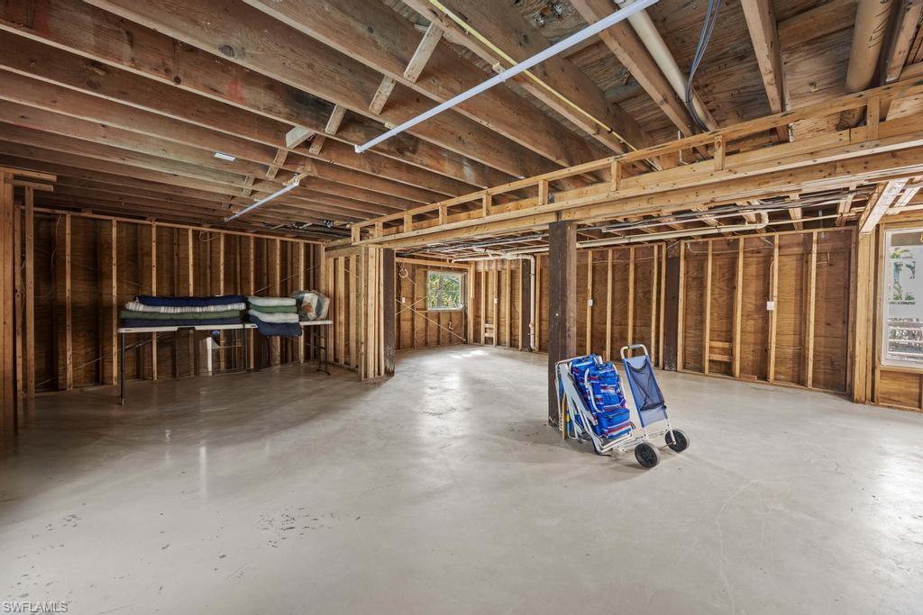 BAYSHORE VILLAGE - Residential