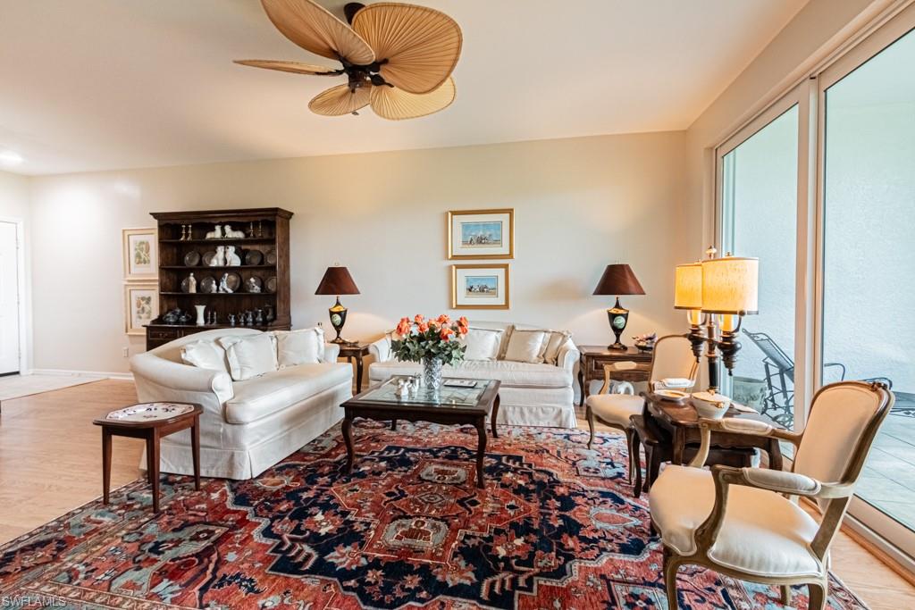 WEDGE WOOD AT THE STRAND - Residential