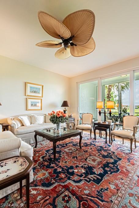 WEDGE WOOD AT THE STRAND - Residential