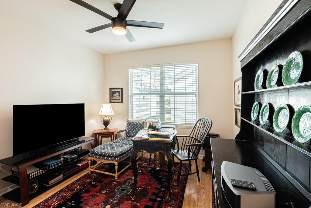 WEDGE WOOD AT THE STRAND - Residential