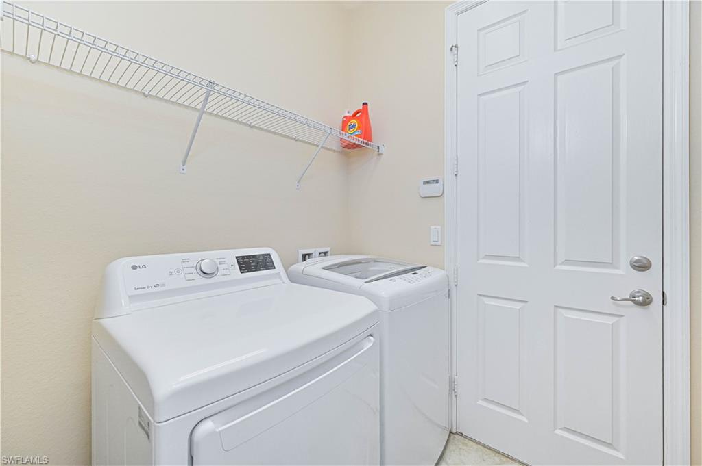 BOTANICA LAKES - Residential