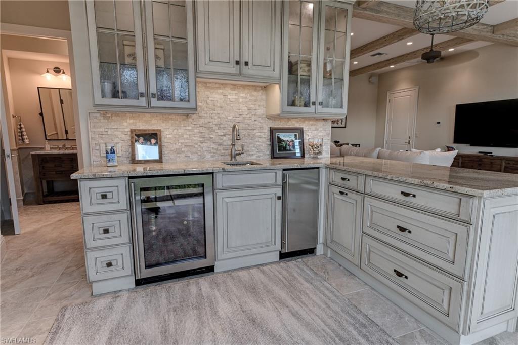 BAREFOOT BEACH - Residential