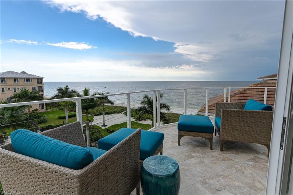 BAREFOOT BEACH - Residential