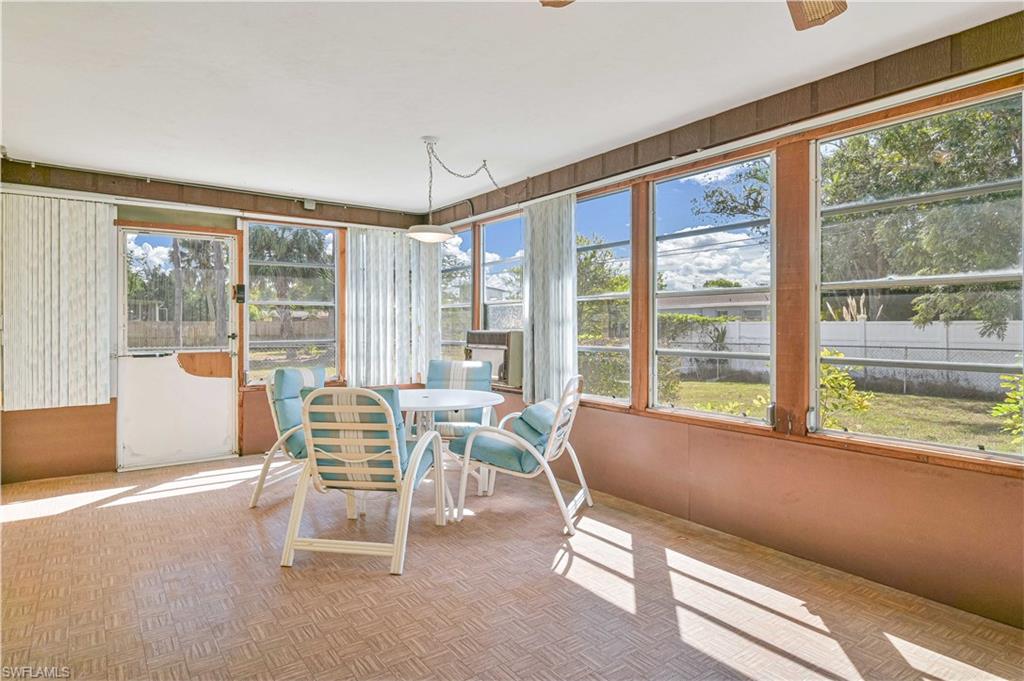 SAN CARLOS PARK - Residential