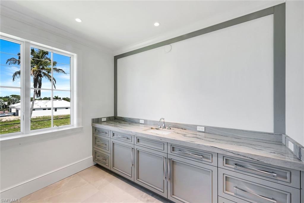 OYSTER BAY - Residential