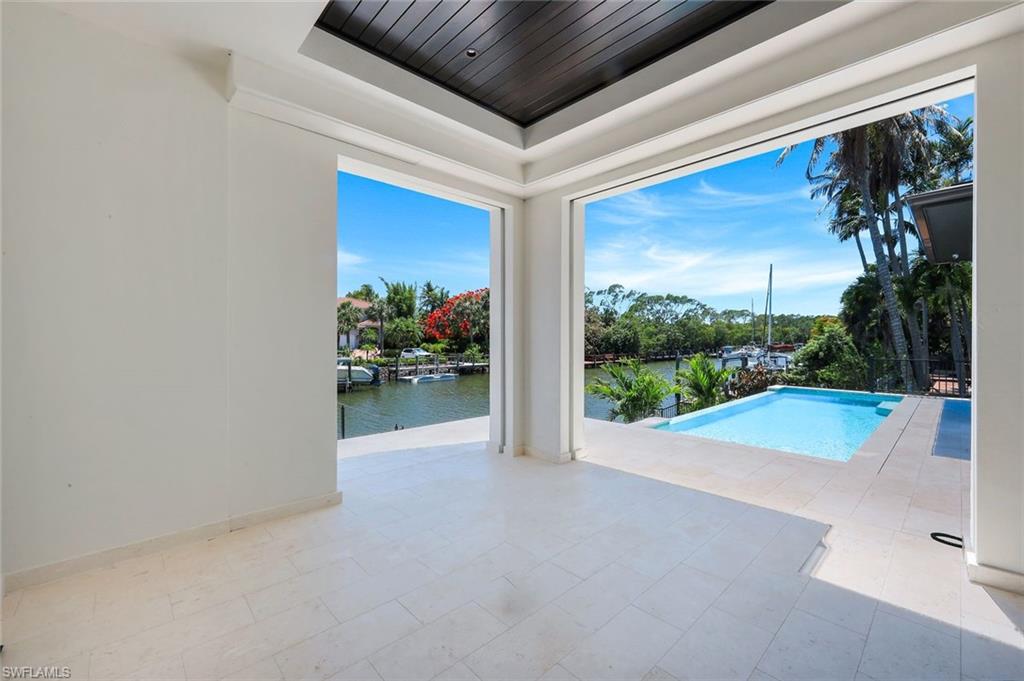 OYSTER BAY - Residential