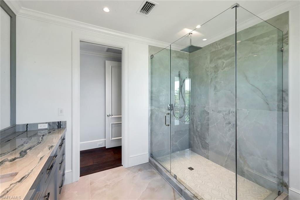 OYSTER BAY - Residential