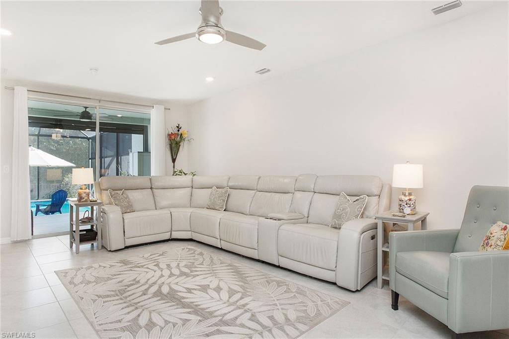 14683 Edgewater CIR