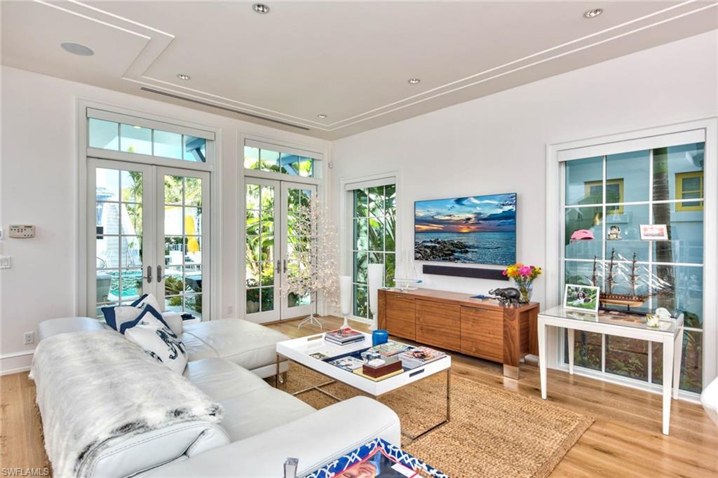 OLDE NAPLES - Residential