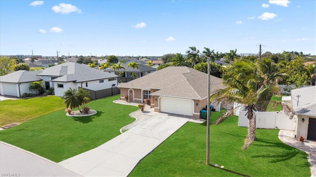 CAPE CORAL - Residential