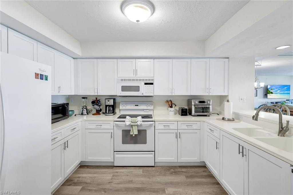 GULF BREEZE AT VANDERBILT - Residential