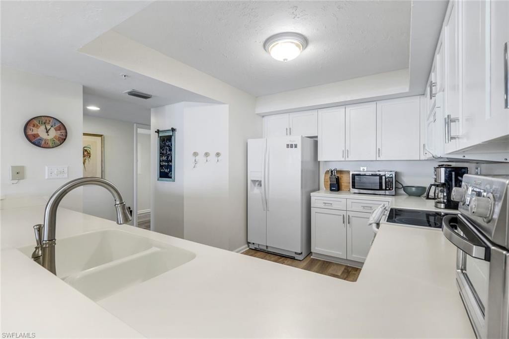 GULF BREEZE AT VANDERBILT - Residential