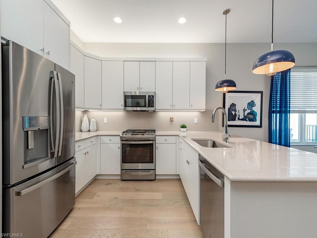 VALENCIA TRAILS - Residential