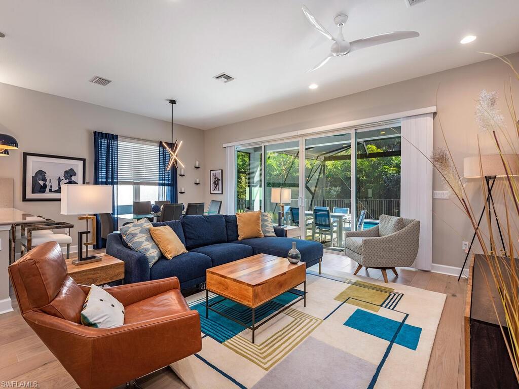 VALENCIA TRAILS - Residential