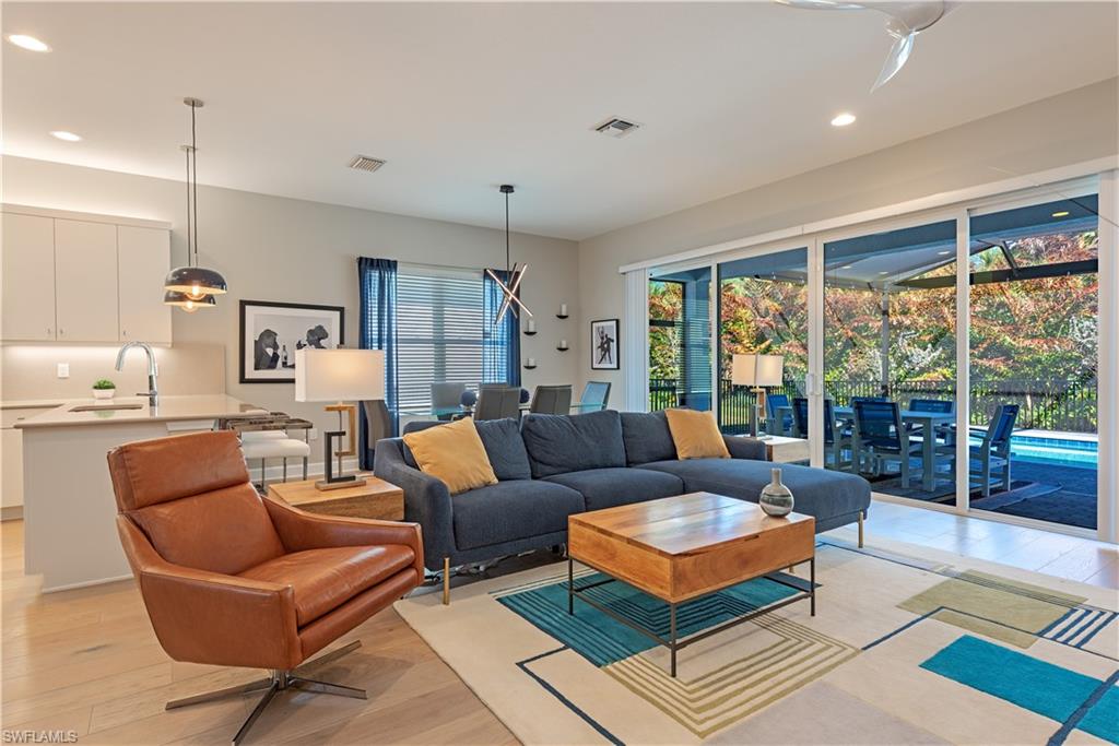 VALENCIA TRAILS - Residential