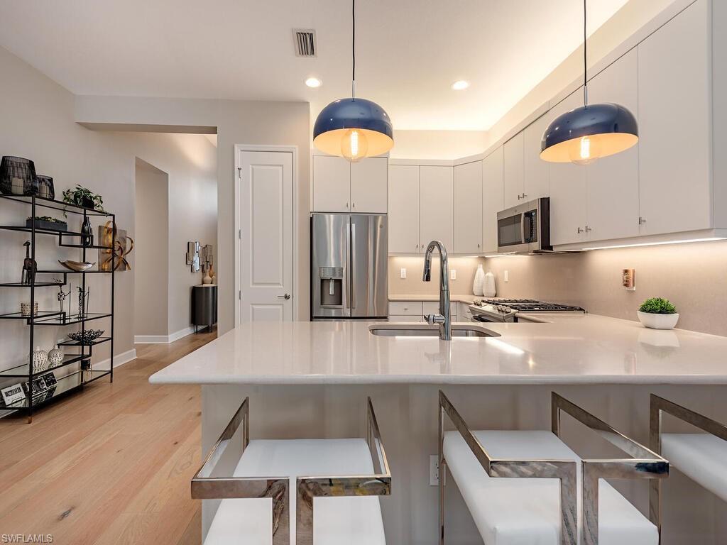 VALENCIA TRAILS - Residential