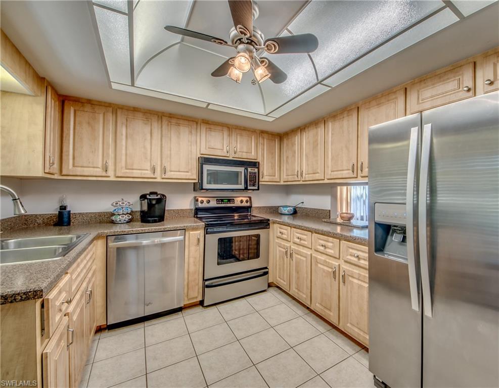 SABAL SPRINGS GOLF AND RACQUET CLUB - Residential