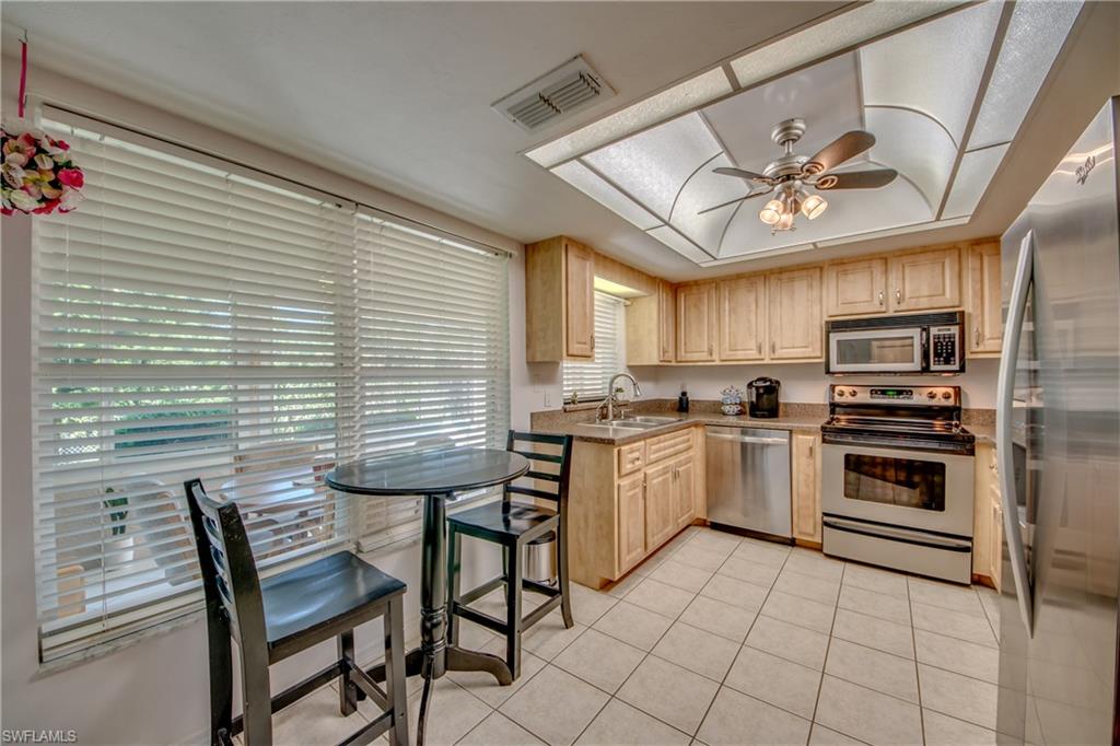 SABAL SPRINGS GOLF AND RACQUET CLUB - Residential