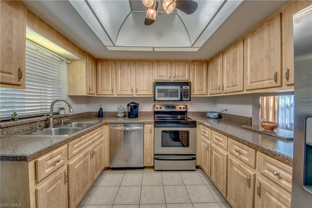 SABAL SPRINGS GOLF AND RACQUET CLUB - Residential