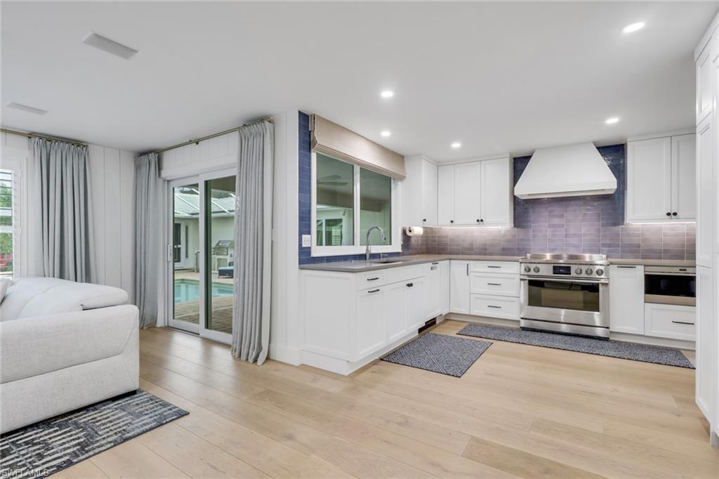 MOORINGS - Residential