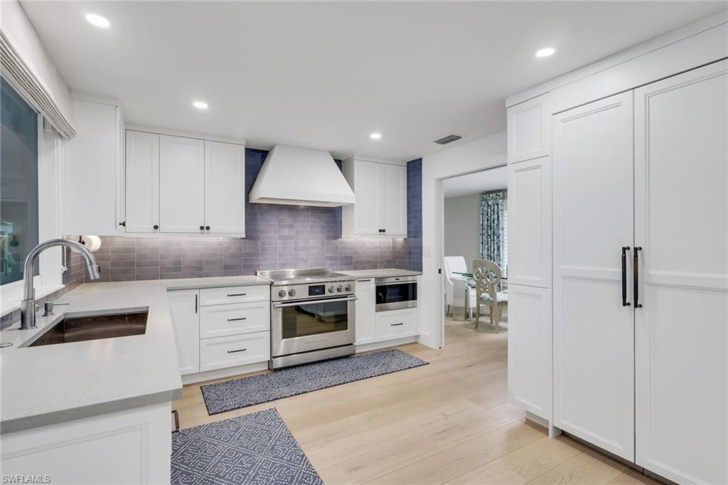 MOORINGS - Residential