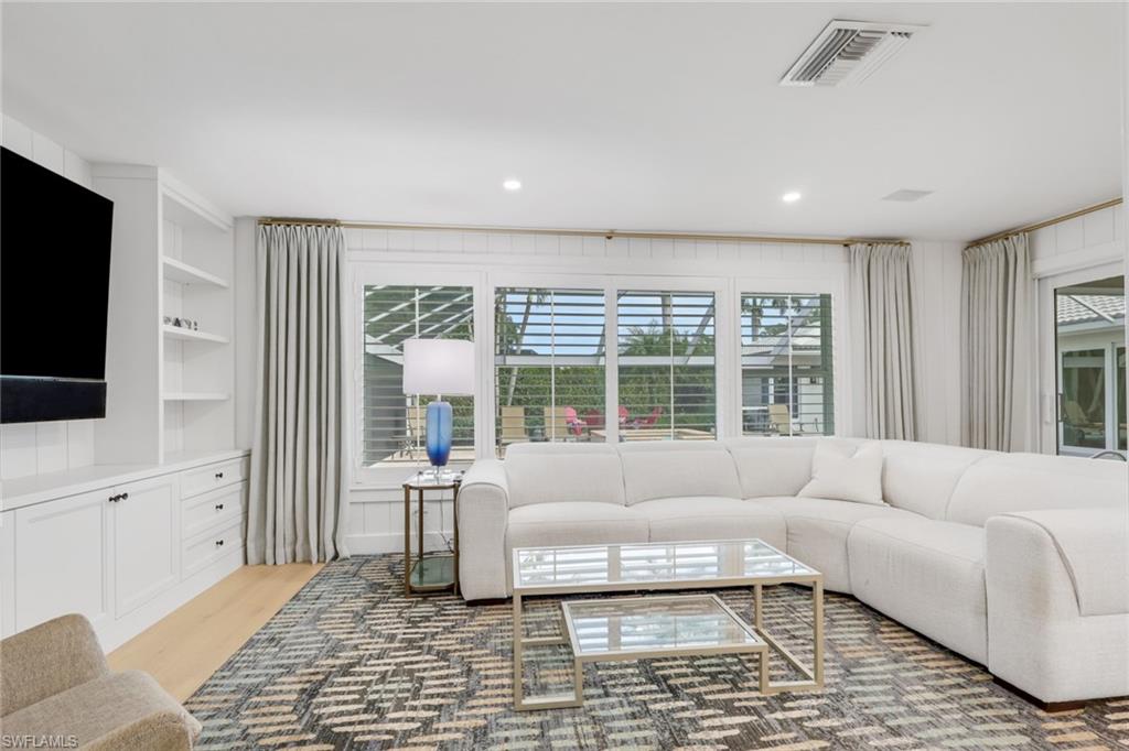 MOORINGS - Residential