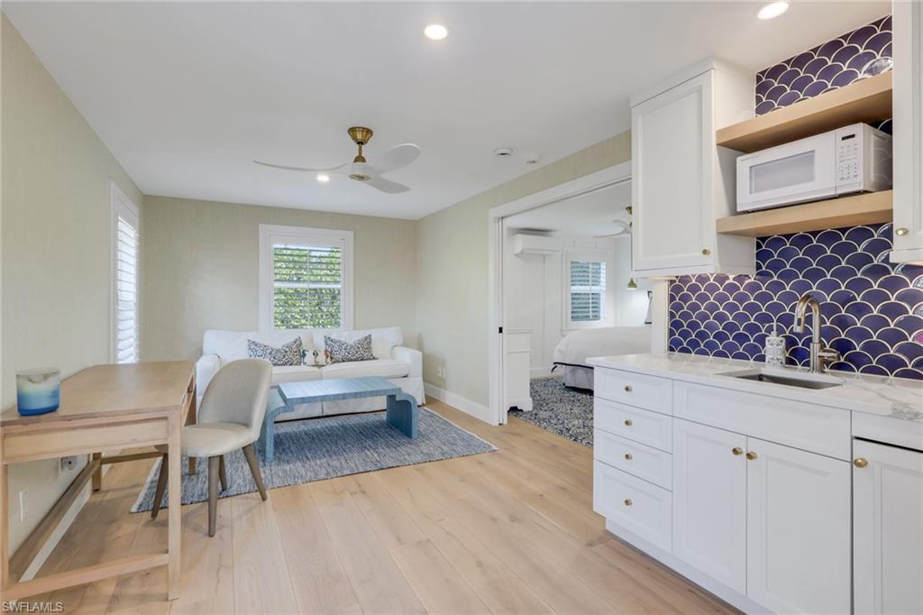 MOORINGS - Residential