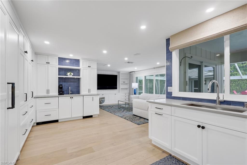 MOORINGS - Residential