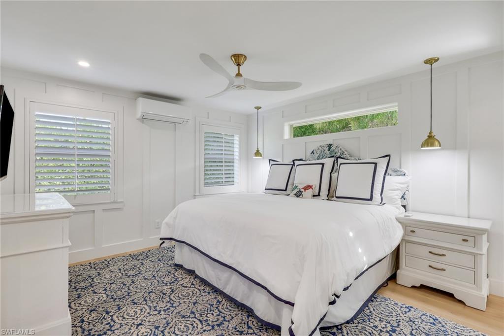 MOORINGS - Residential