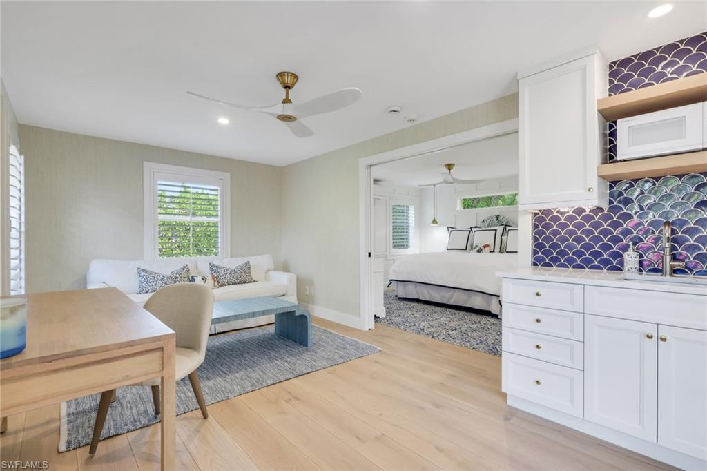 MOORINGS - Residential