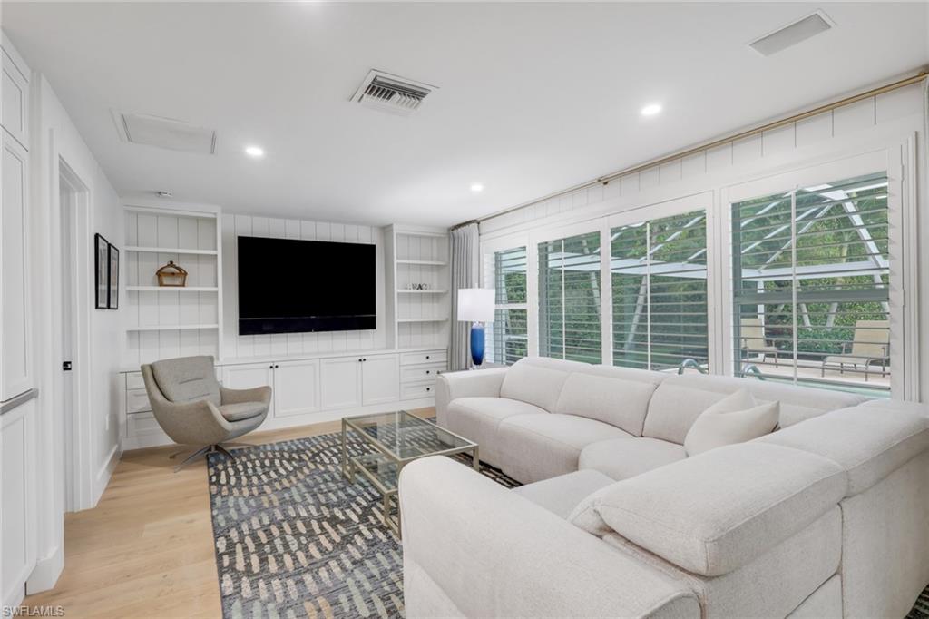 MOORINGS - Residential