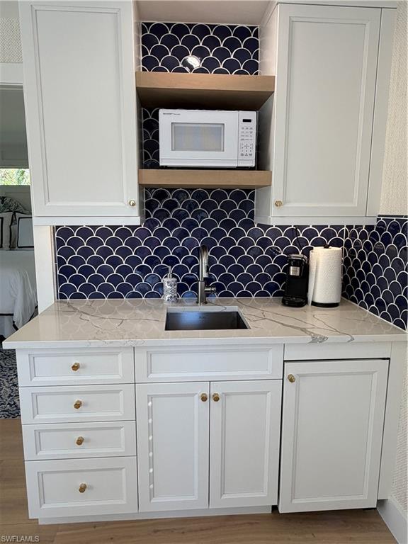 MOORINGS - Residential