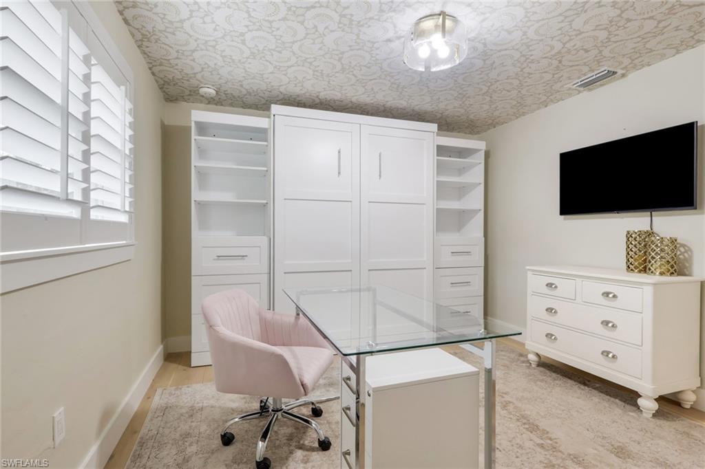 MOORINGS - Residential