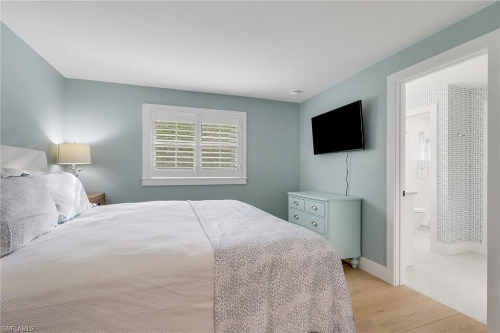 MOORINGS - Residential