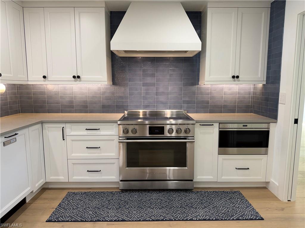 MOORINGS - Residential