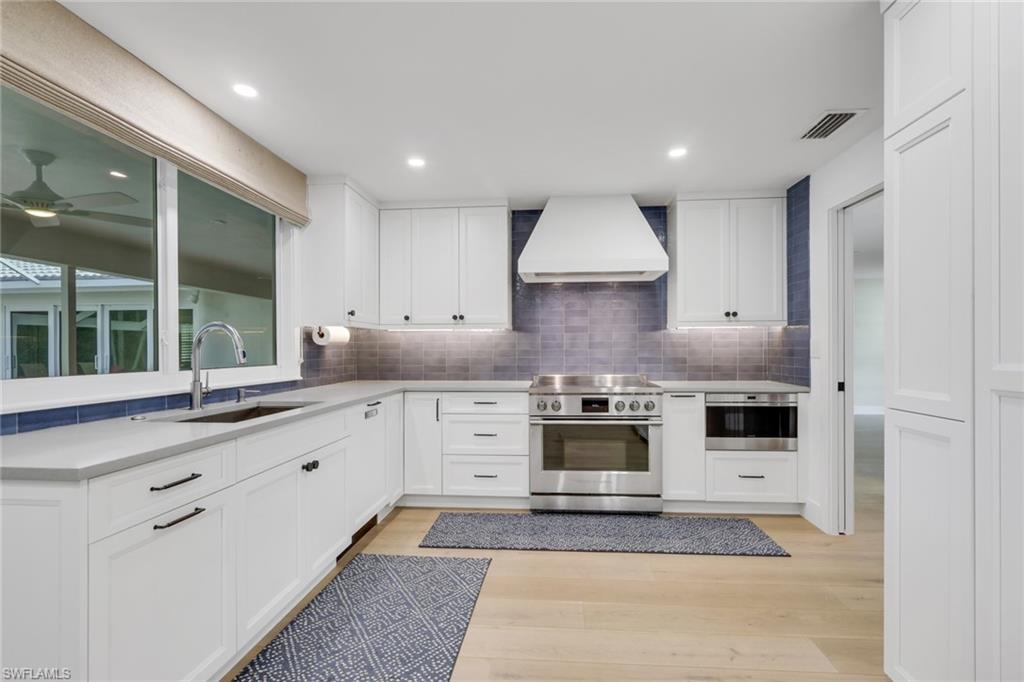 MOORINGS - Residential