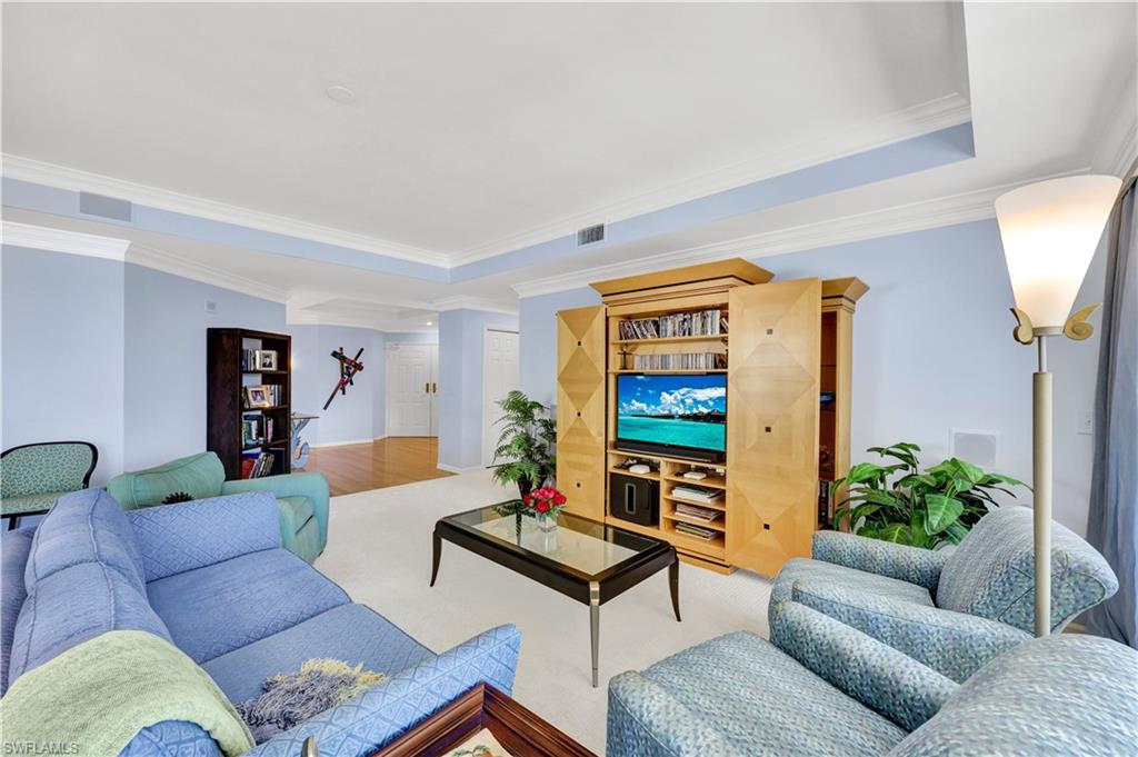 CRESCENT - Residential