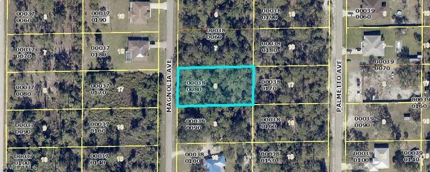 HALF ACRE LOT, close to everything.