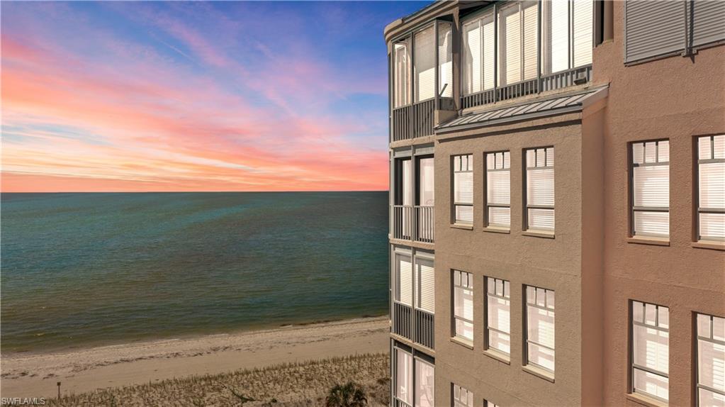 BAREFOOT BEACH - Residential