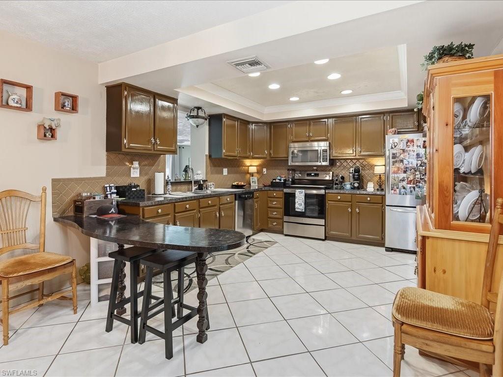 GOLDEN GATE ESTATES - Residential