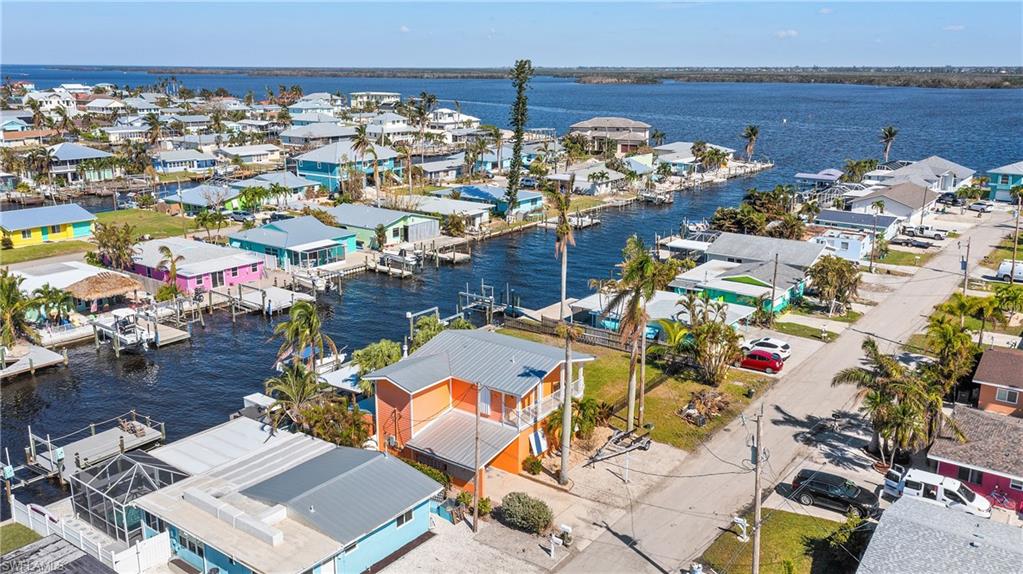 ISLAND HARBORS - Land