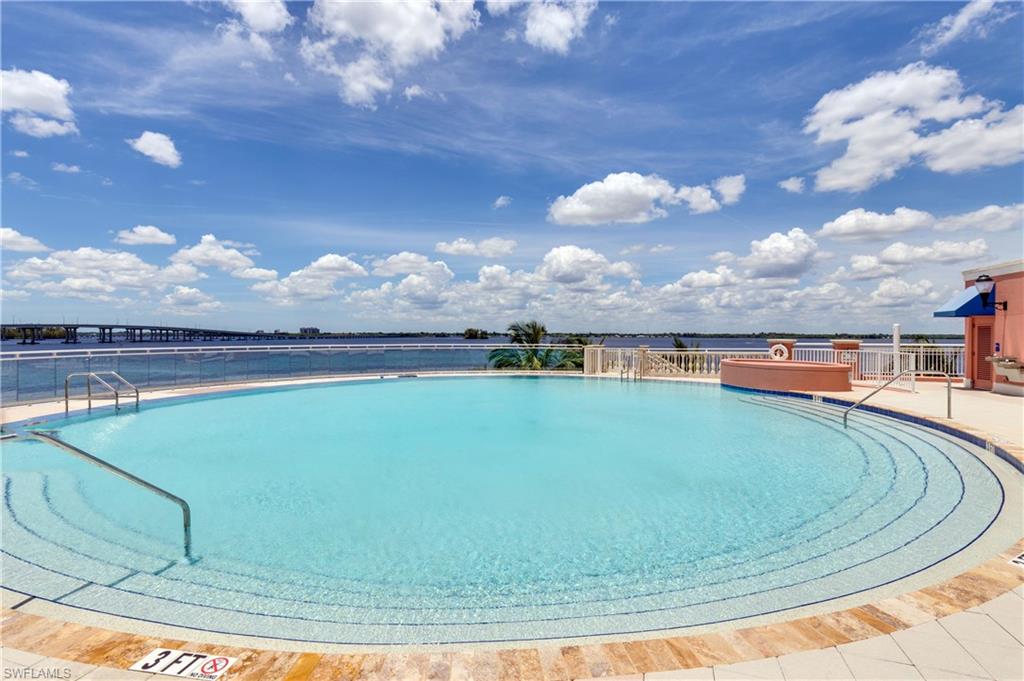 ST. TROPEZ - Residential