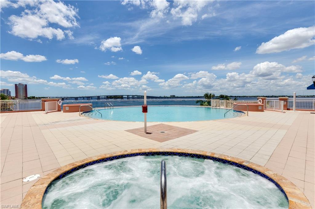 ST. TROPEZ - Residential