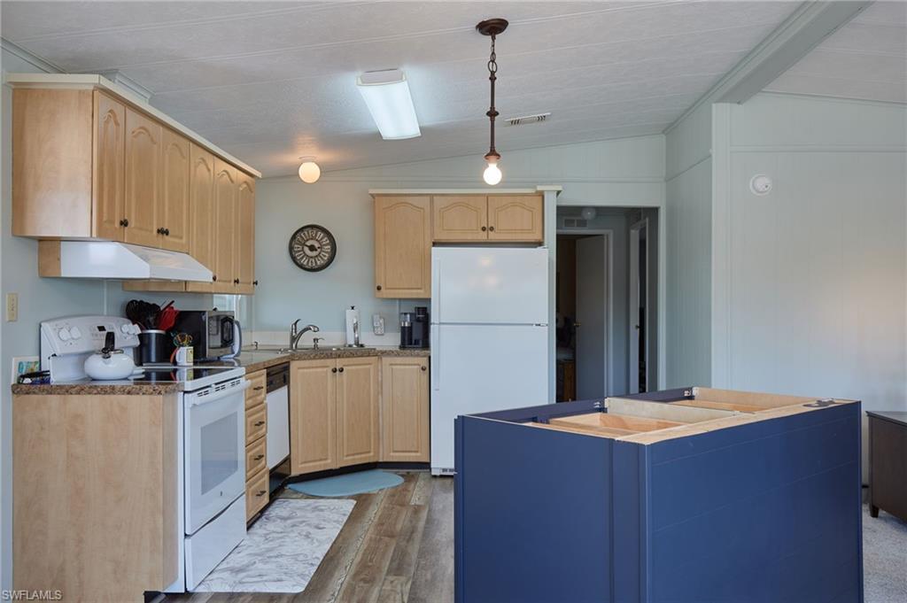 OAK PARK VILLAGE CO-OP INC - Residential