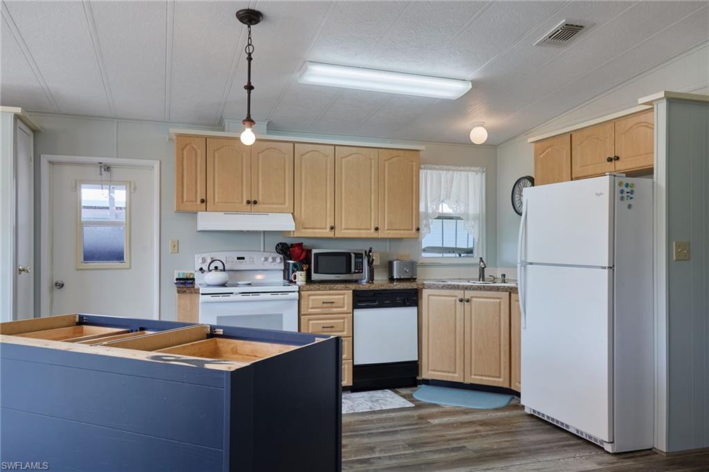 OAK PARK VILLAGE CO-OP INC - Residential