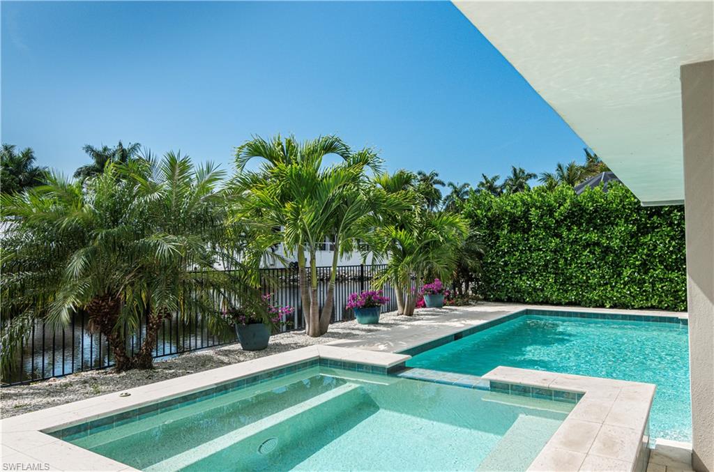 AQUALANE SHORES - Residential