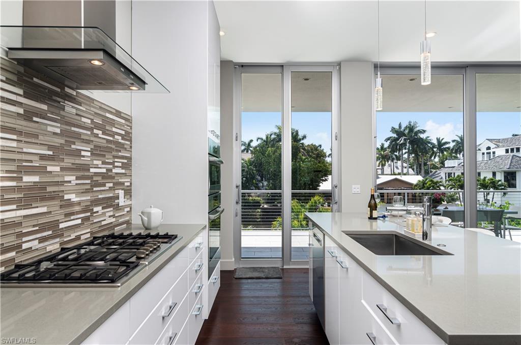 AQUALANE SHORES - Residential