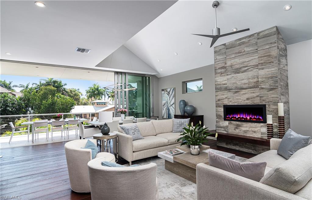 AQUALANE SHORES - Residential