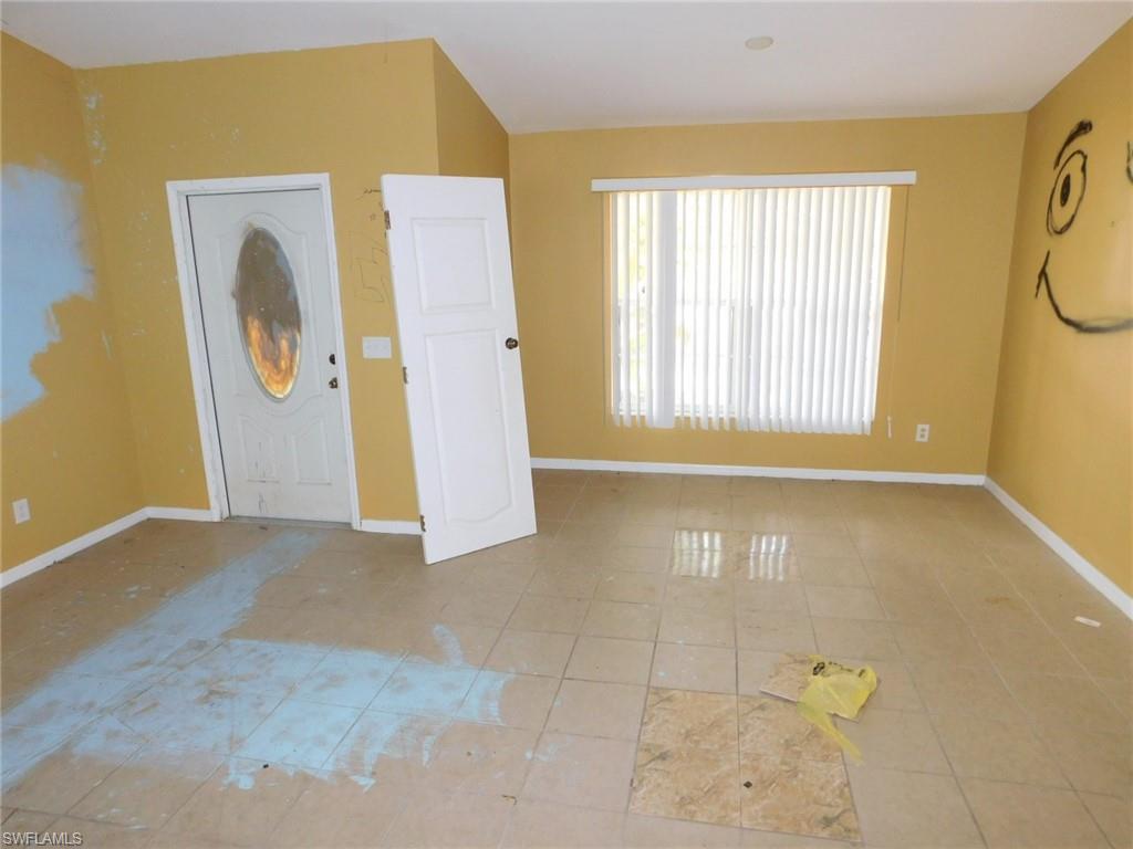 MIRROR LAKES - Residential